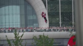 Man debuts jetpack to excited crowds in China