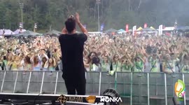 EPIC TROLL AT A FESTIVAL BY HONKA