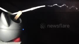 Koala produces amazing Wiggly Water Wave - Make Science Fun