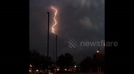 Lightning storm hits Chicago