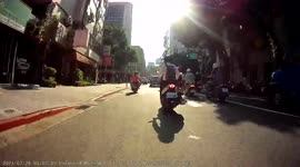 ACCIDENT / FAIL: Moped Rider Suddenly Slams Brakes Causing Rear-End Accident (Dashcam Video)