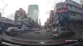 BRUTAL ACCIDENT: Moped River Wiped Out By Car In High Speed Crash At Intersection