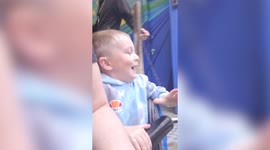 UK mum captures 5-year-old's FIRST EVER roller coaster ride and his reaction is priceless