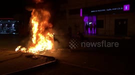 Palestinian protesters burn tires against the settlers storming of Joseph's tomb