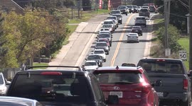 Fall harvest season and nice autumn weather brought out hundreds of cars and people this weekend to visit the famers selling fresh corn and produces from roadside stands in Ontario Canada