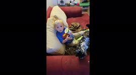 'Are you kidding me?!' Toddler covers pet cat in yoghurt to mum's dismay