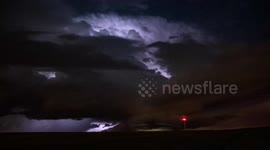 AMAZING TIME-LAPSE OF SUPERCELLS AT NIGHT WITH A CONSTANT LIGHTNING SHOW