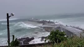 Japan: Powerful Typhoon Mindulle Brings Strong Winds And High Waves To Izu Islands 3