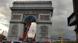Christo's wrapped Arc-de-Triomphe artwork is being dismantled. 5oct2021.Paris