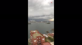 'Captivating timelapse shows storm brewing over Sydney Harbour'