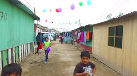 DRONE NIÑOS VIVEN EN CASA DE TRIPLAY EN VILLA EL SLAVADOR
