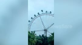 Typhoon Kompasu sends Ferris wheel cabin spinning in China