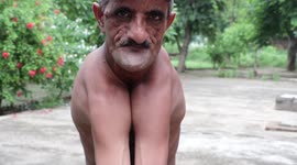 Meet India's Rubber Man Rammehar Punia, Who can crack CDs by touching both shoulders