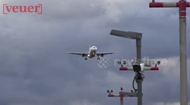 Planes Wobble & Sway as They Try to Land in Powerful Storm Winds at Zurich Airport