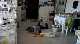 Chinese mum stops baby from crying by hilariously mimicking his actions