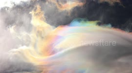 Sky-watcher captures stunningly colourful clouds above Switzerland