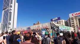 Chile: Protesters Place ‘Negro Matapacos’ In Plaza Dignidad On ‘Social Outbreak’ Anniversary