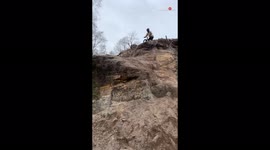 'Surrey Hills: MTB rider's 'ROCK-HARD' fall caught on camera'