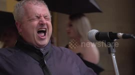 Manchester street performer absolutely nails Pavarotti with soaring version of 'Nessum Dorma'