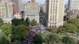 Aerial shot shows enormous crowd gathering to protest vaccine mandates for NYC municipal workers