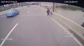 Heroic bus driver saves woman trying to kill her son and herself in China