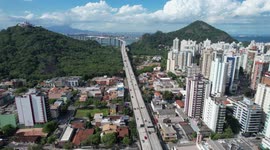 Another beautiful view of the city of Vila Velha with its main street as the center of attention
