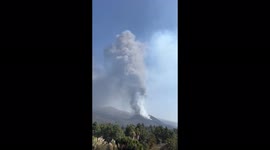 Spain’s La Palma continue activity with smoke and ash