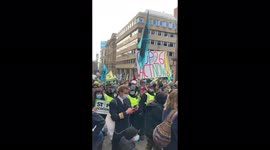 COP26 climate protesters kettled by police in Glasgow