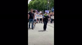 Thousands protest in Melbourne against new COVID laws and vaccine mandates