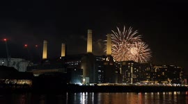 Beautiful Battersea Park fireworks light up London's sky during Bonfire Night weekend
