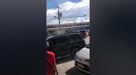 Dust devil tornado whips through market in the Philippines