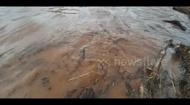Heavy rain leaves Alice Springs' Todd river flooded