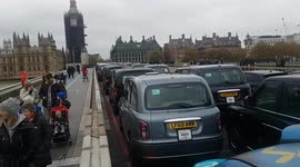Hundreds of cabs offer free rides to veterans on Remembrance Sunday