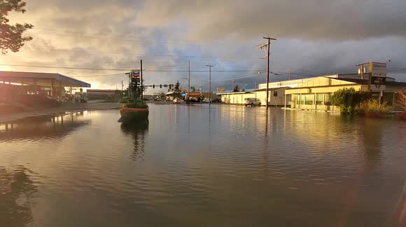 Heavy rain causes flooding in Pacific Northwest Washington State