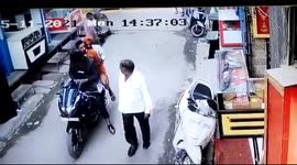 Comedy of errors - Dimwit thugs fall off bike soon after firing warning shots in the air
