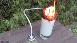 YouTuber carries out self-ignition experiment with acetylene with chlorine