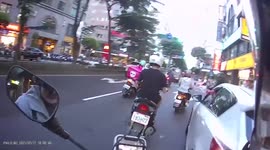 ROAD RAGE: Mazda driver blasts air horn at frustrated moped riders (Dashcam Video)