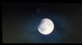 Nov 2021 Near-Total Lunar Eclipse Dazzles Skygazers In Europe, Americas, Asia-Pacific 8