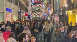 Shoppers swarmed London’s Carnaby Street as some European countries go back in Covid lockdownd.