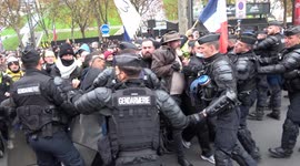 Paris police clash with yellow vests on movement's 3rd anniversary