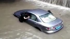 China city suffers worst rainfall since 1998