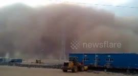 Festival crowds evacuated in massive China sandstorm