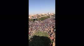 Thousand protest in Khartoum despite power-sharing deal between PM and military