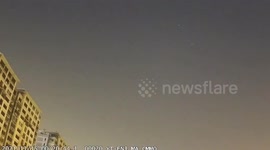 Meteor streaks through sky in eastern China