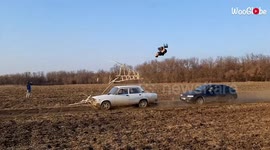 Russian daredevil flips over moving cars in incredibly dangerous stunt