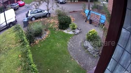 UK Yodel driver caught on CCTV reversing into another car