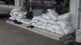 Residents brace for high tide and floods in Bangkok, Thailand