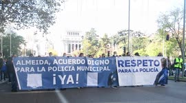 Centenares de policías se manifiestan en Madrid por un acuerdo laboral digno