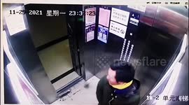 Delivery man appears to urinates on customer's takeaway in eastern China