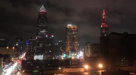 US: Cleveland’s Terminal Tower Lights Up In X’mas Colors